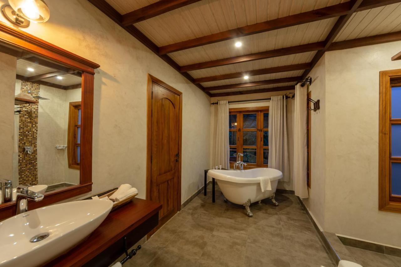 Chimpundu Lodge Fort Portal Exterior foto